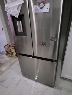 Samsumg  Fridge  2 Dors  Like New Just Need Update  