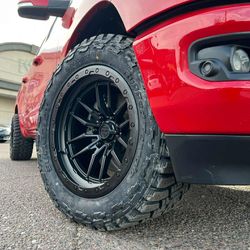 20x10 Rims And Tires 33/1250/20