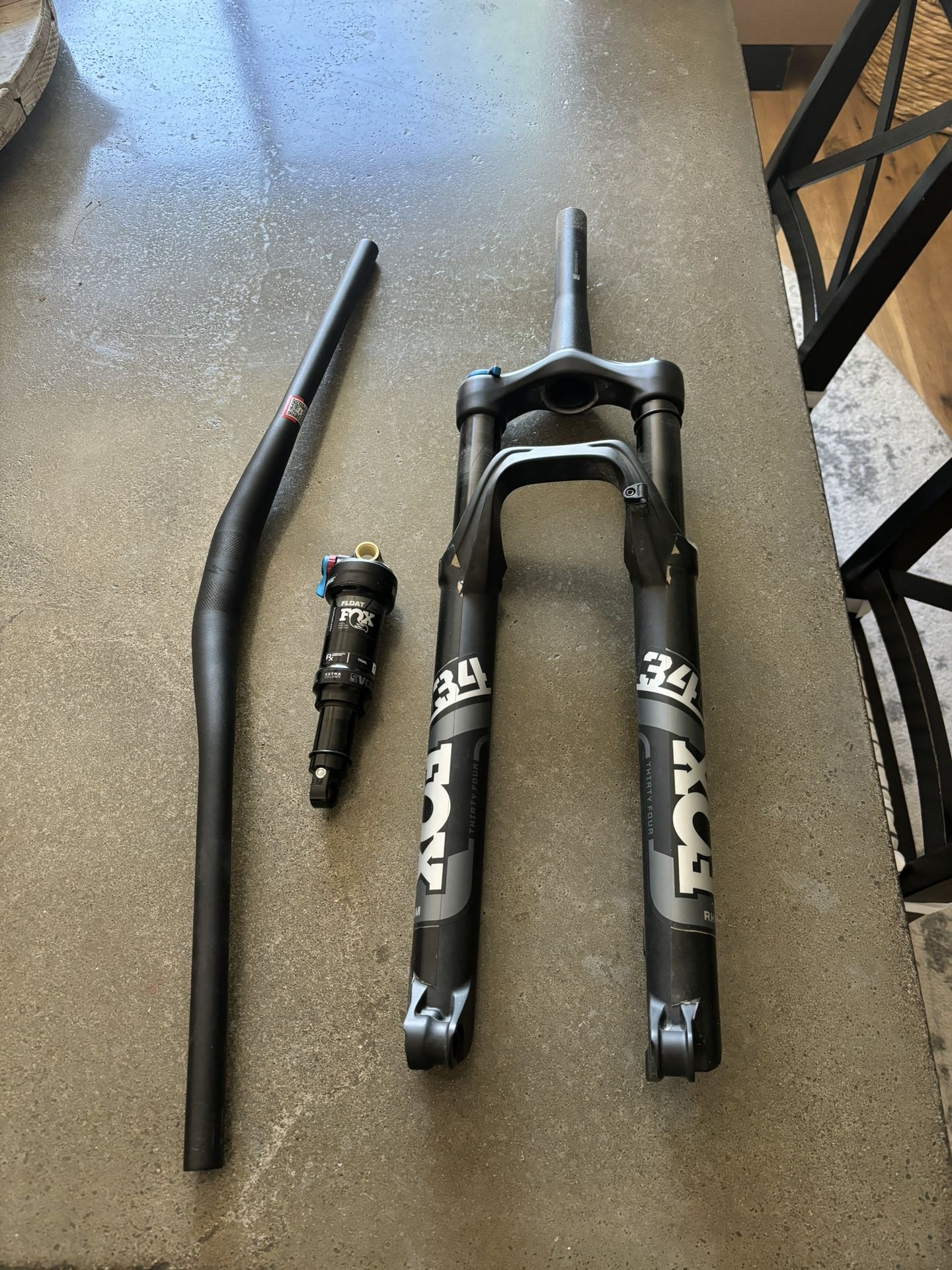Fox 34 Fork 140mm, Specialized Handlebars