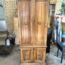 Vintage Singer Sewing Machine! Folds Down!!!