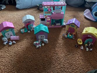 Chubby Puppies Toy Set with Playsets and Figures