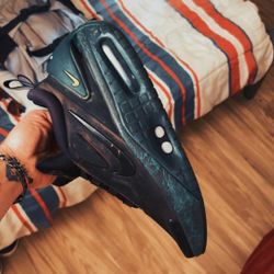 Nike Max Adapt Size 10 And Jordan 1 Retro Size 9.5 10