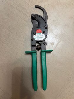 Greenlee 759 compact Ratchet cable cutter