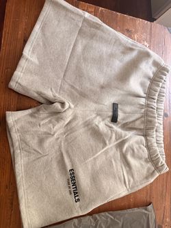 Light oat essential shorts
