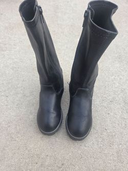 So Black Mid-Calf Boots with Side Zipper