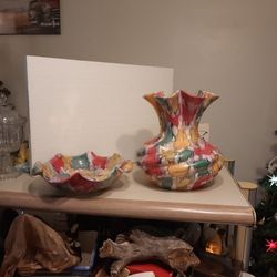 Two Nazareno Picchiotti Deruta porcelain vase and Large bowl. Each decorated with a multicolored pattern design. Marked on the underside "Nazareno P