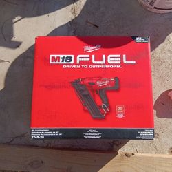 Milwaukee 30° Framing Nailer