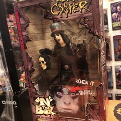 ALICE COOPER ART ASYLUM “N THE BOX”