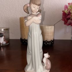 Llandro Porcelain Figure (Don’t Forget Me)