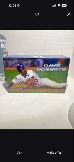 Los Angeles Dodgers Dave Roberts 2023 Sliding Bobblehead