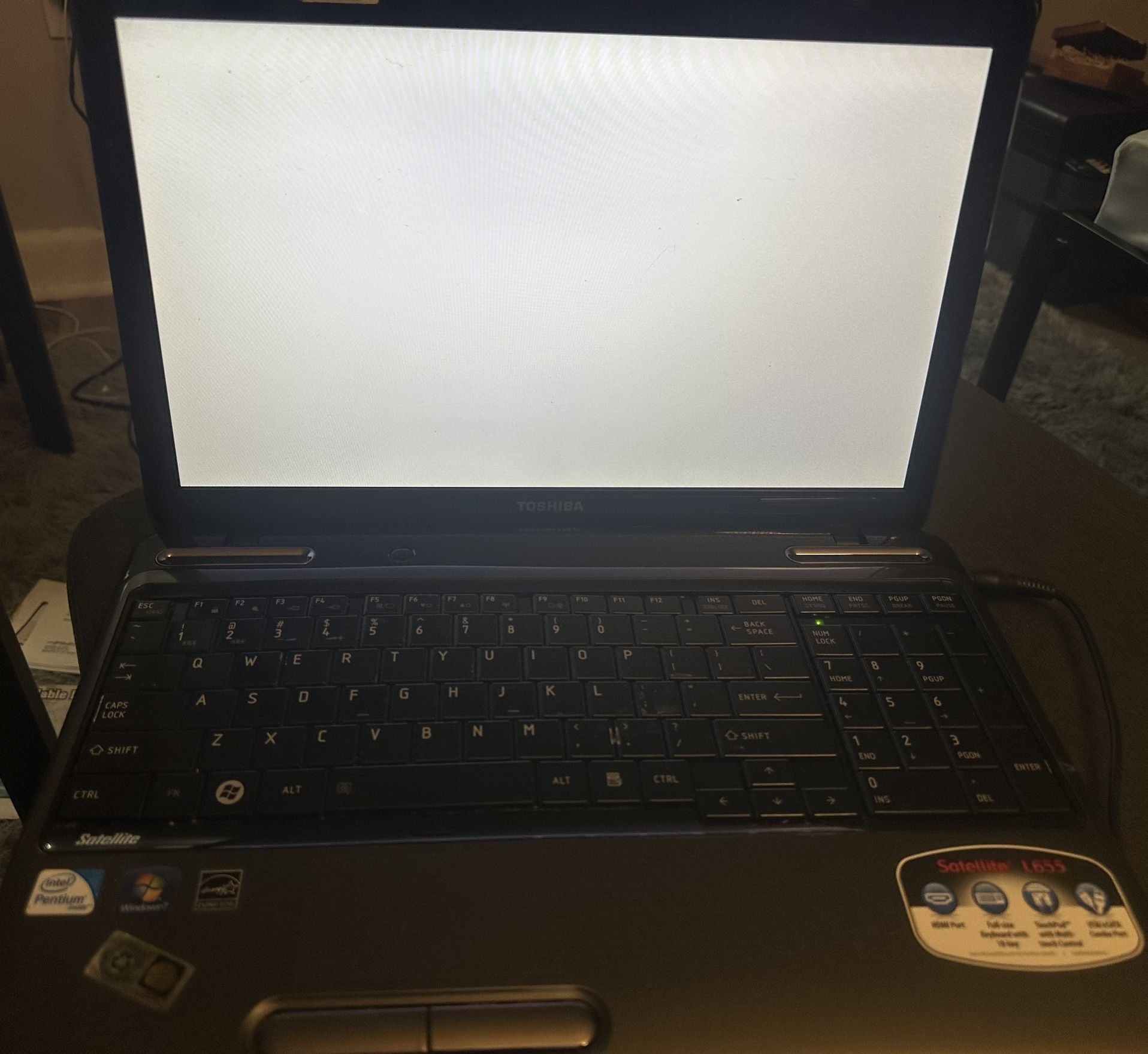 Toshiba Satellite L655-s5155 Laptop Intel Pentium For Parts