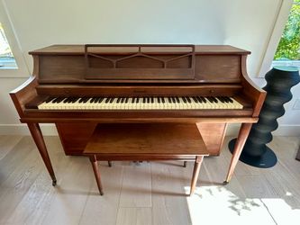 MCM Mid Century Modern 1960s Piano 🎹