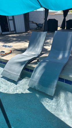 ledge lounger pool chairs