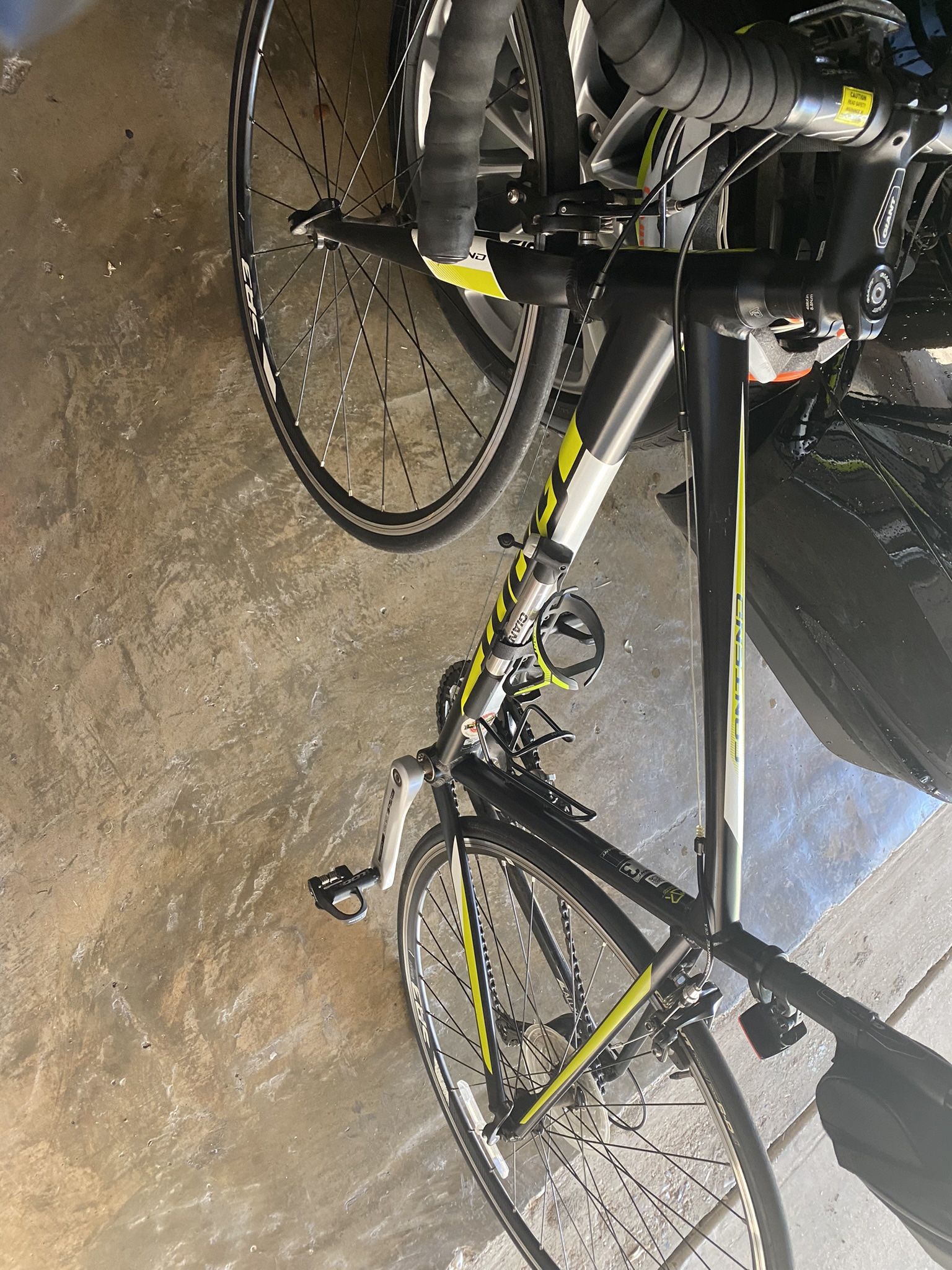Giant Contend 3 Road Bike - Best Offer!