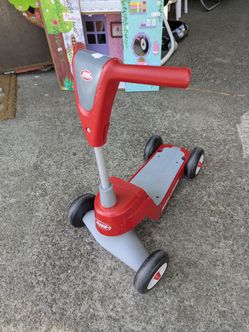 Radio Flyer 4 Four wheel plastic small toddler scooter