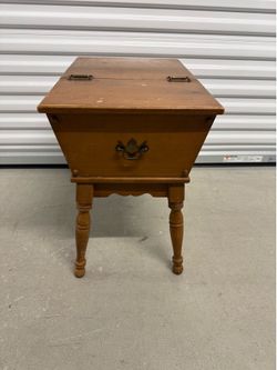 Vintage Dough Box Table (22 x 15)