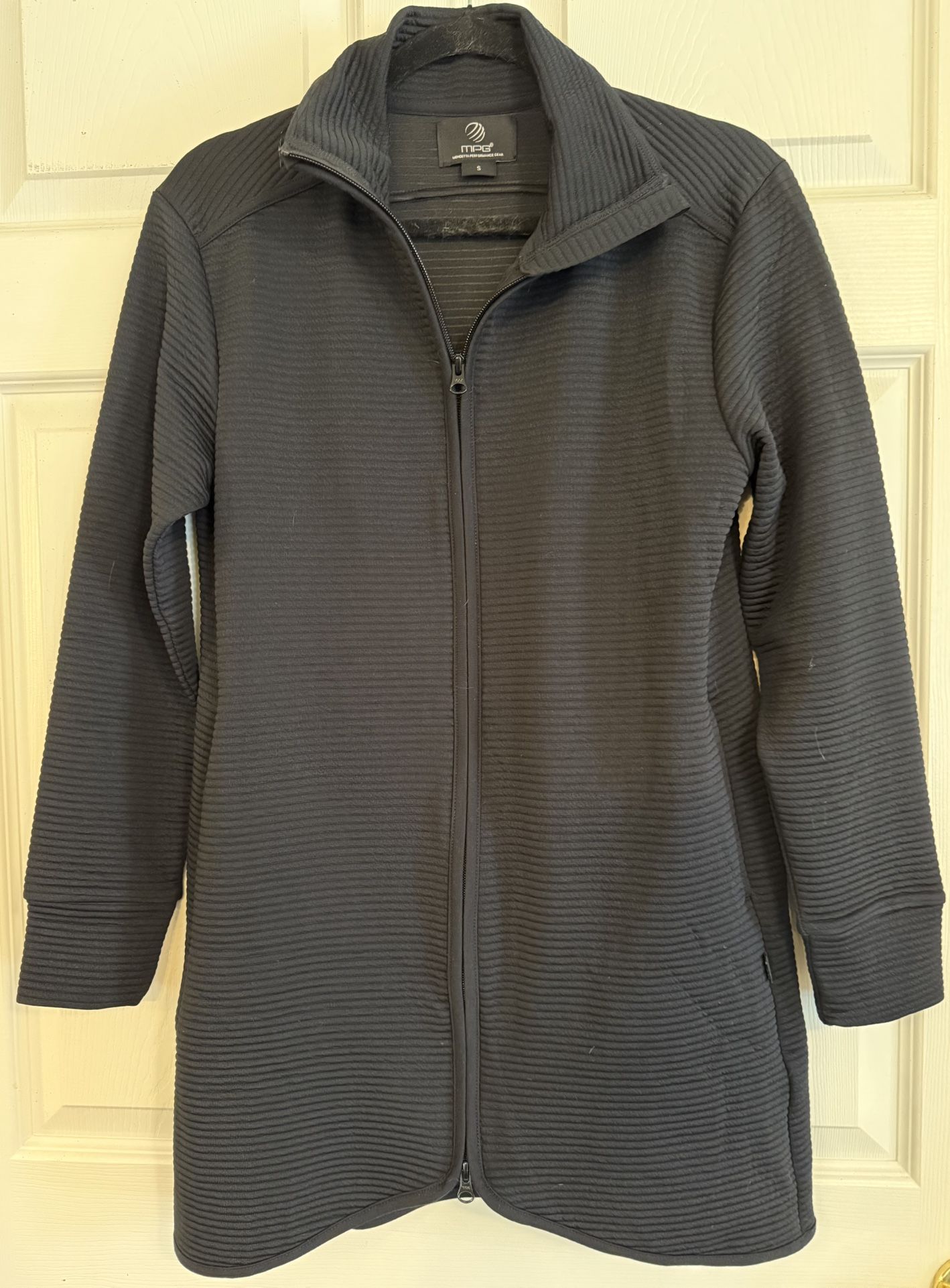 Title: Women's MPG Black Longline Ribbed Zip Jacket — Size Small