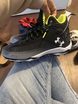 Under Armour Baseball Cleats – Black/Neon – Size 8 – Brand New