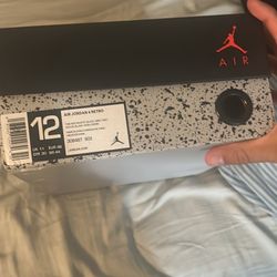 Jordan 4 Toro
