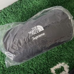 Supreme TNF Nuptse Blanket Red
