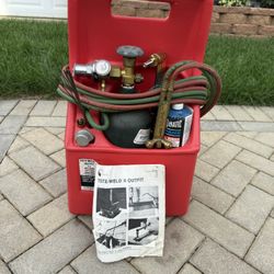 CUTTING TORCH WITH VARIOUS ATTACHMENTS IN GOOD CLEAN CONDITION.INCLUDES EVERYTHING  IN THE PICTURES. $250.00 OR  BEST OFFER 
