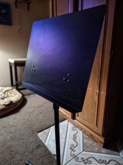 MUSIC BOOK STAND HOLDER