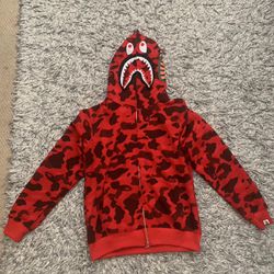 red bape hoodie (M)