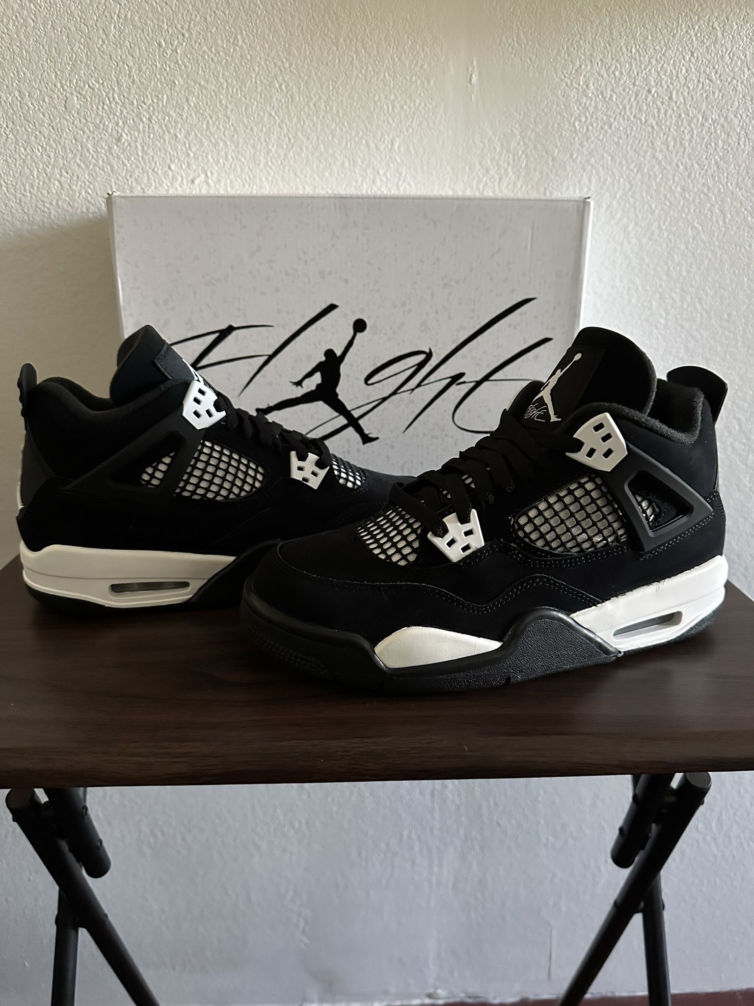 Jordan Retro 4 White Thunder