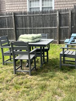 4 Person Patio Table