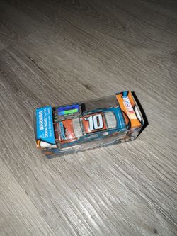 NASCAR 2010 PHOENIX INTERNATIONAL RACEWAY SPRING PROGRAM DIECAST CAR 1/64 SCALE