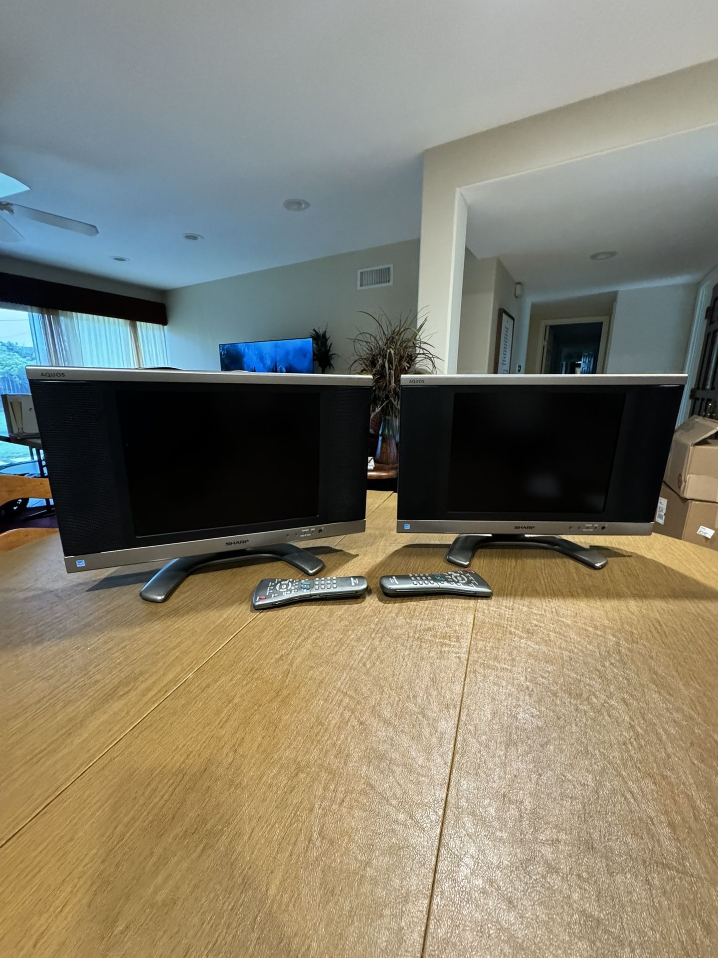 2 Sharp Aquos LCD 15” TVs LC-15B9U-SM/remote Tested Works Great! Very Compact.