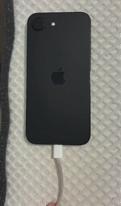 iPhone 16e