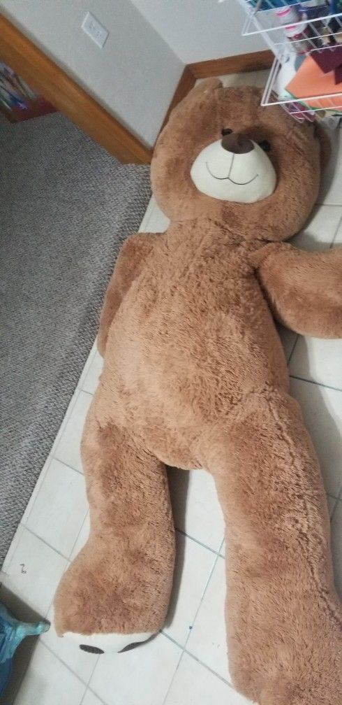 Huge 7ft. Tall HUG FUN teddy bear excellent condition 