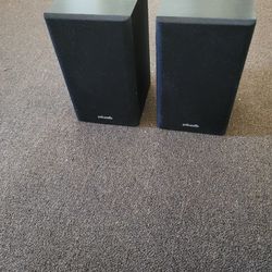Polk Audio R1 bookshelf speakers