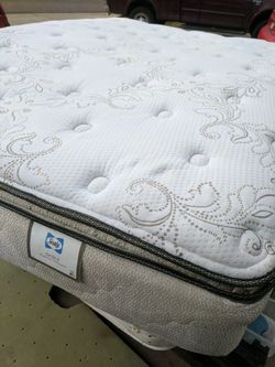 FULL SEALY SABLE PLUSH EURO PILLOWTOP MATTRESS INCLUDES BOXSPRING
