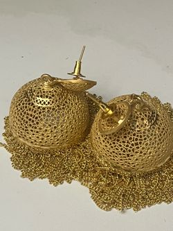 Chandelier earrings