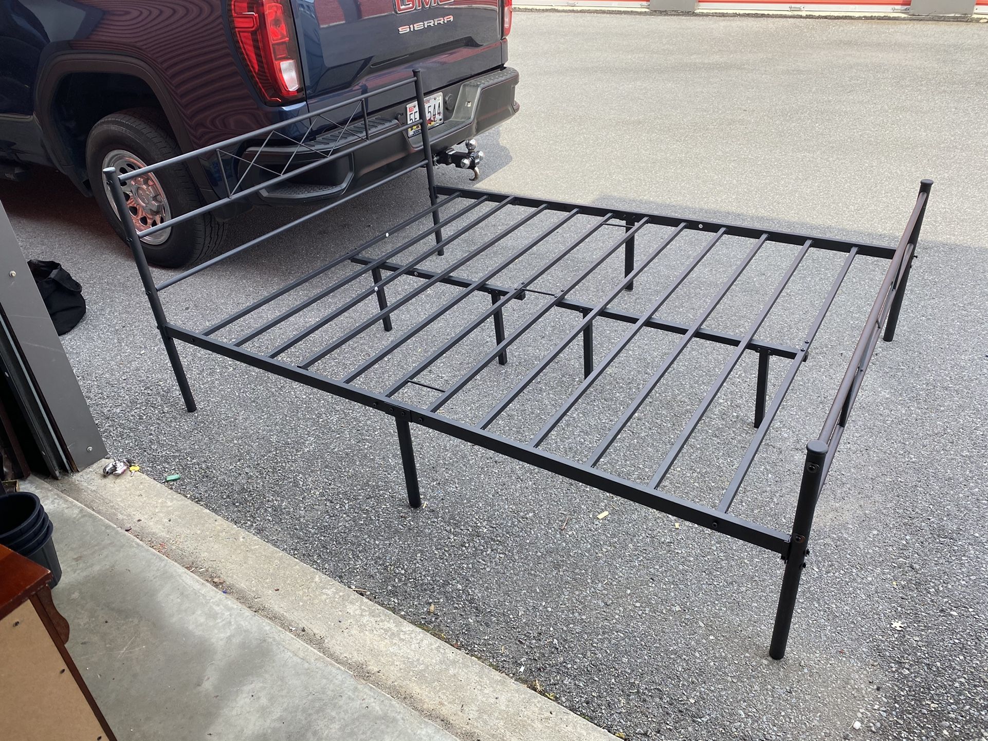 Queen Metal Bed And Mattress