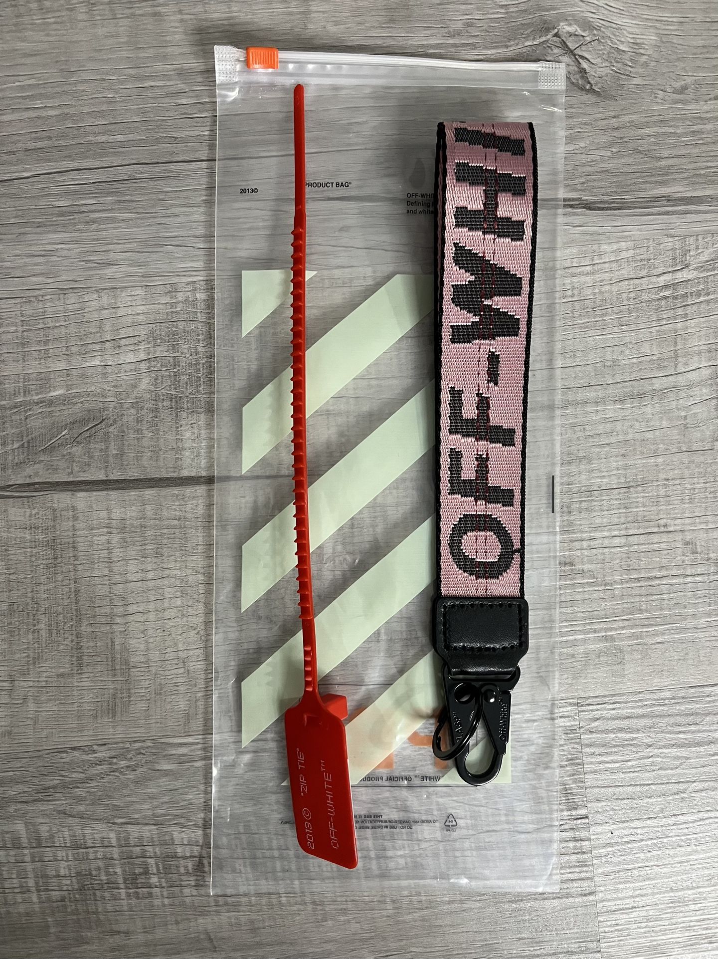 Off White Keychain Pink
