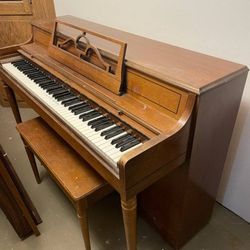 Rudolph wurlitzer.  Late 60's model Piano