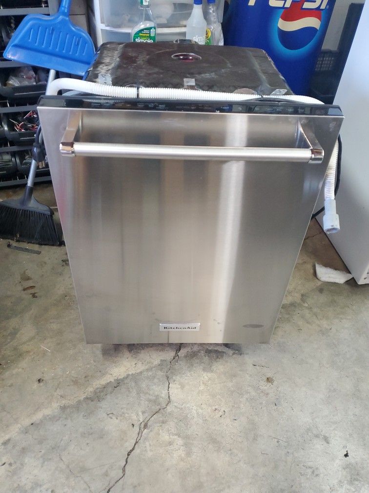 Kitchen aid dishwasher