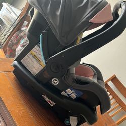 girl carseat