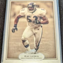 2003 Fleer Showcase #54 Ray Lewis, Baltimore Ravens 