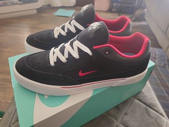 Nike Skate Shoes (9.5)