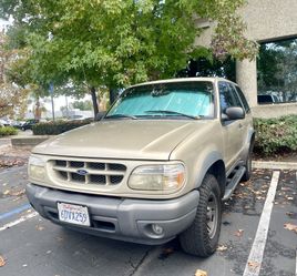 2000 Ford Explorer