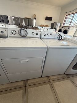 Whirlpool washer and electric dryer set