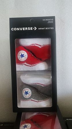 Converse Chuck Taylor Infant (2 pairs of Booties per pack)  0-6 Months