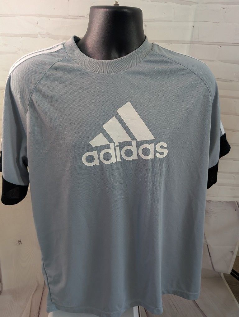 Adidas Tee Size L