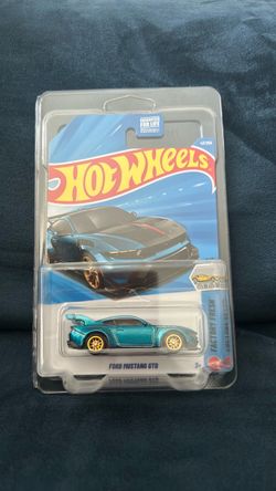 Hot Wheels Ford Mustang  GTD  Super Treasure Hunt