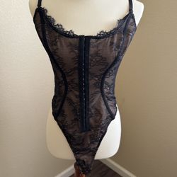 Shapelxx Blouse Size L Runs Small Like A M 