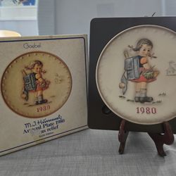 M.J. Hummel Annual Plate